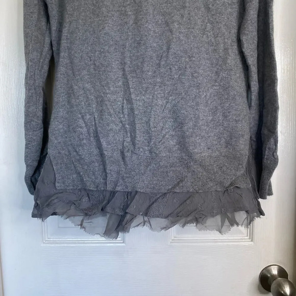 GARNET HILL Cashmere Sweater Gray Ruffle Hem Size Medium Basic - Picture 3 of 6